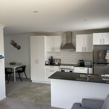 2Bd Family Or Couple Guesthouse Upstairs Near Turf Club, Hota In Bundall Gold Coast Bagian luar foto