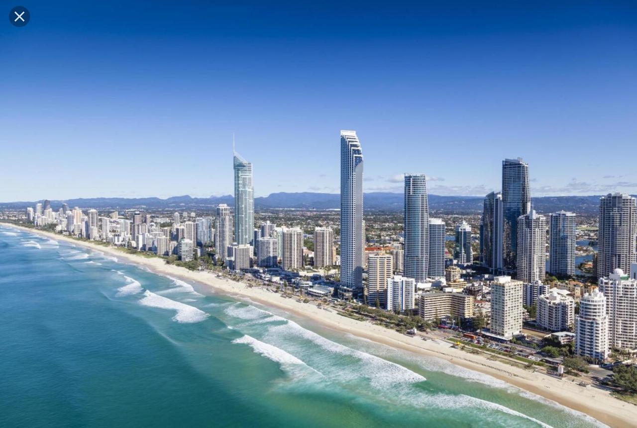 2Bd Family Or Couple Guesthouse Upstairs Near Turf Club, Hota In Bundall Gold Coast Bagian luar foto