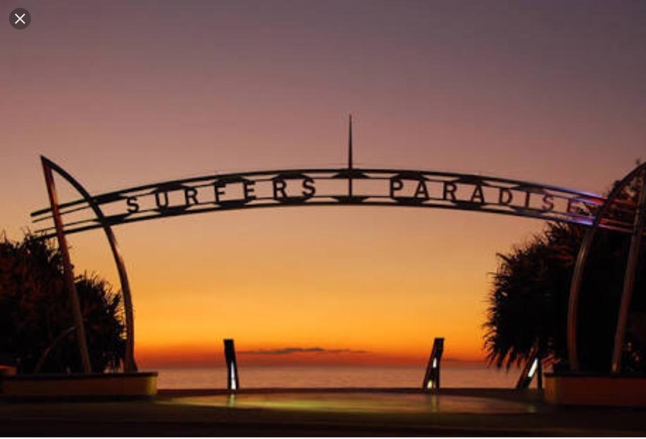 2Bd Family Or Couple Guesthouse Upstairs Near Turf Club, Hota In Bundall Gold Coast Bagian luar foto